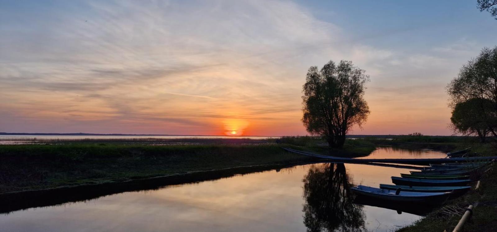 Kempings Ezerpriedes Burtnieki  Esterno foto