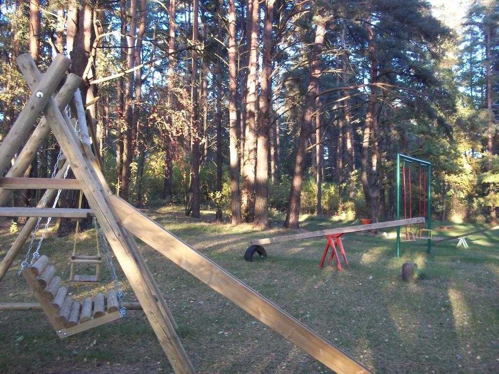 Kempings Ezerpriedes Burtnieki  Esterno foto